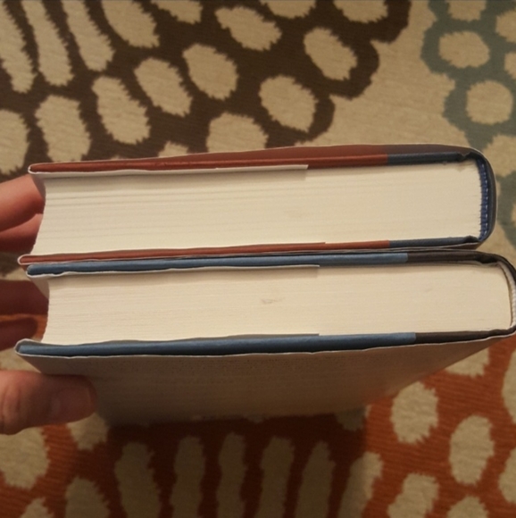 Where the Crawdads Sing Little Fires Everywhere Books - Picture 6 of 10